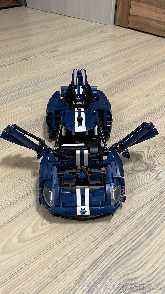 LEGO® Technic 42154 2022 Ford GT - 3