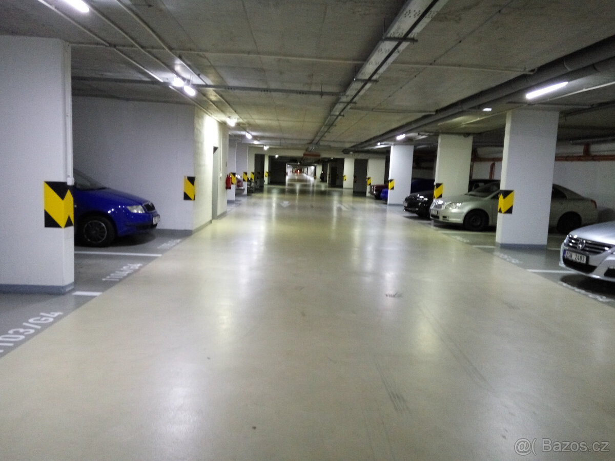 GARÁŽOVÉ STÁNÍ v objektu Nová Harfa Poděbradská 777/9 - 3