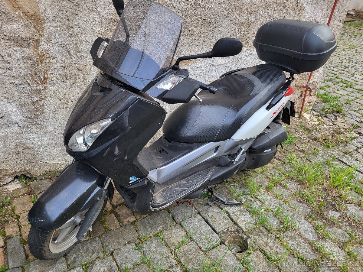 Yamaha Xmax 125cc - 3