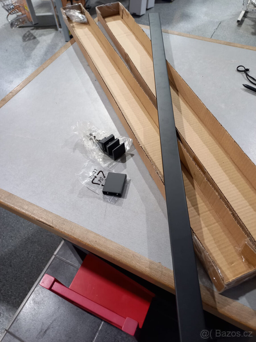 SIKOWIXMZAV2C - držák černý pro Walk in - 3