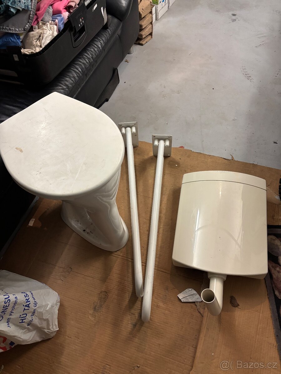 2 ks, SKLOPNÉ MADLO K WC, - 3