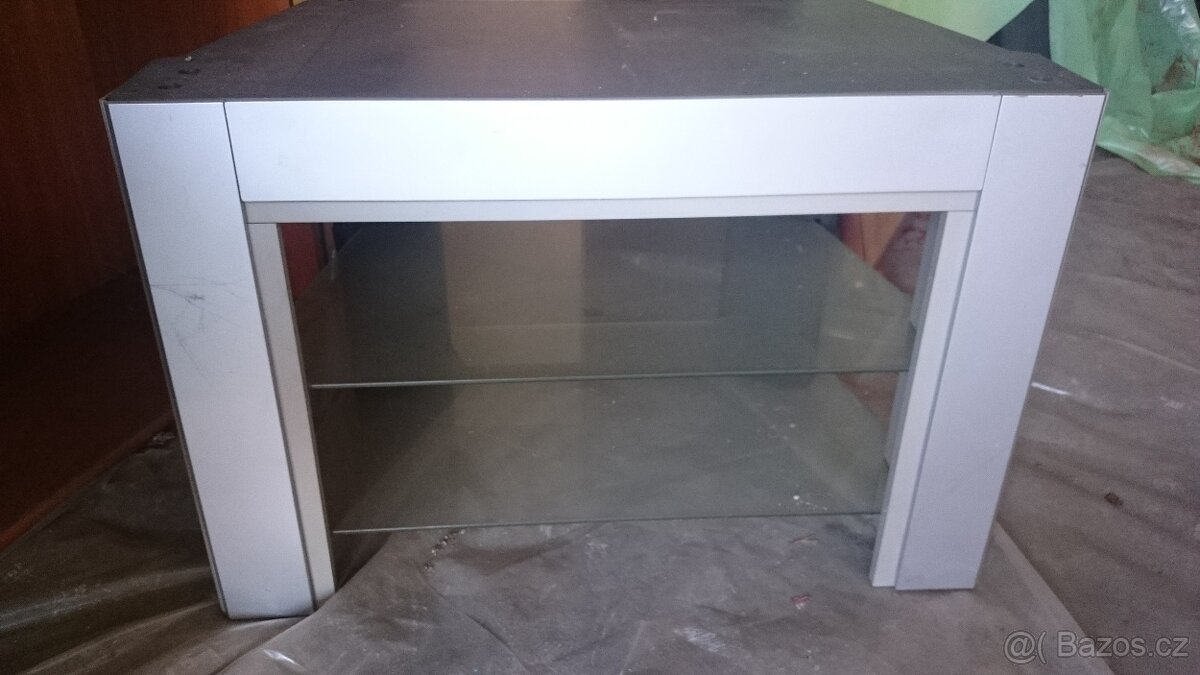 Zrcadlo, konferenční stůl, komoda,...a jiné... - 3