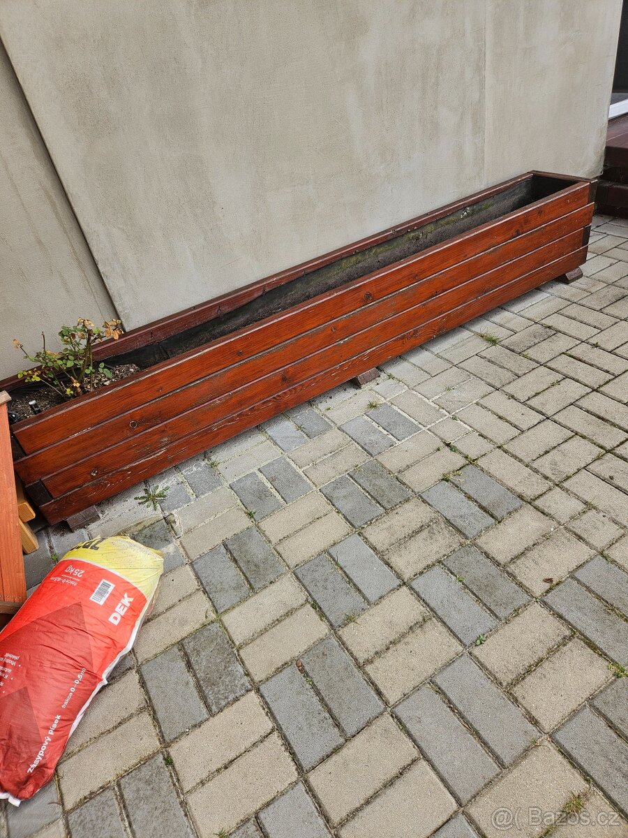 Vyvýšený záhon na bylinky, květiny. - 3