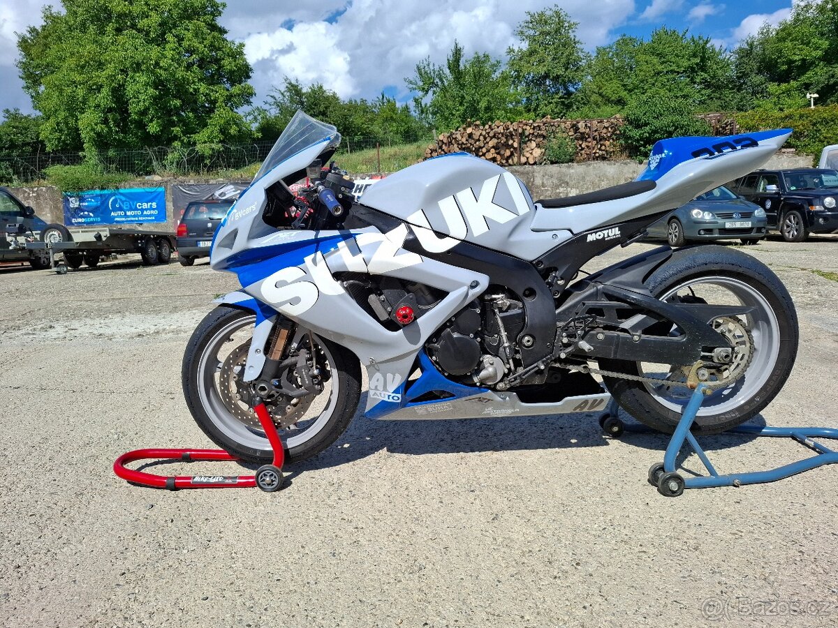 SUZUKI GSXR 750 - 3