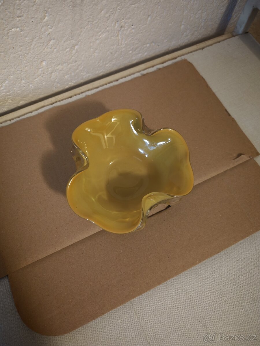 Skleněná miska z hutního skla. - 3