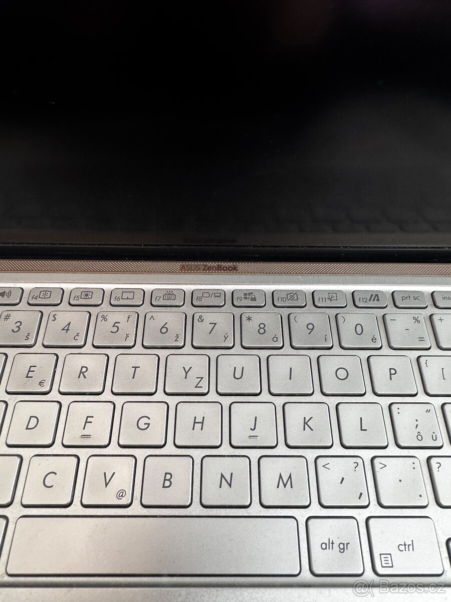 Asus ZenBook - 3