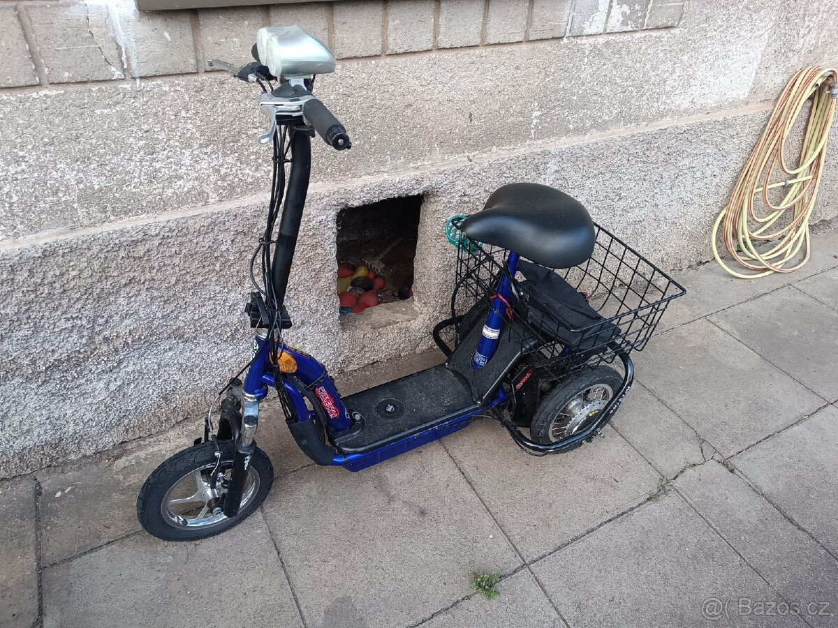 Koloběžka s motorem - 3