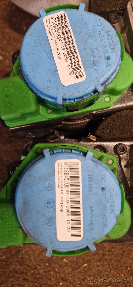Levy pravy predni pas Audi A4 B8 8K - 3
