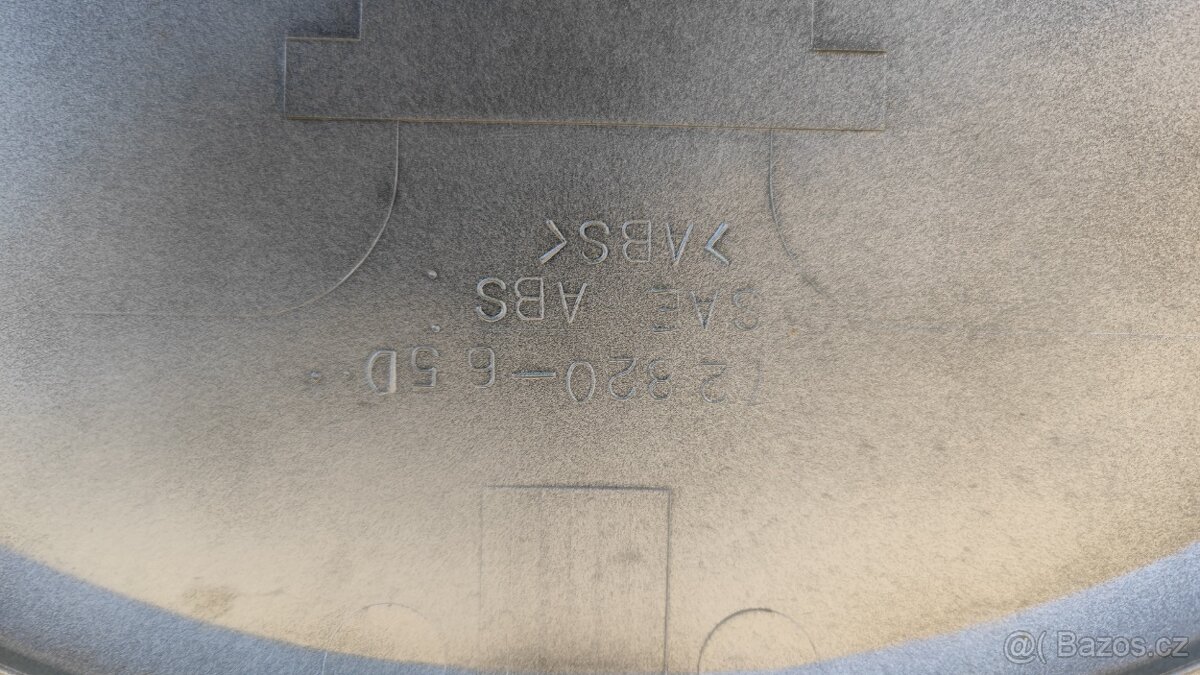 Kryt rezervy Suzuki Jimny - 3