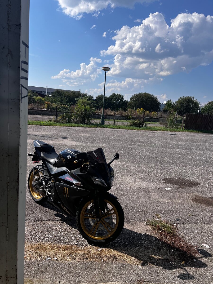 Yamaha YZF R125 - 3