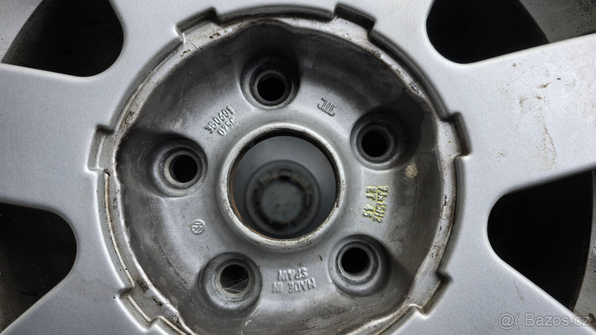 VW Passat 1x Alu kolo 15" - 3