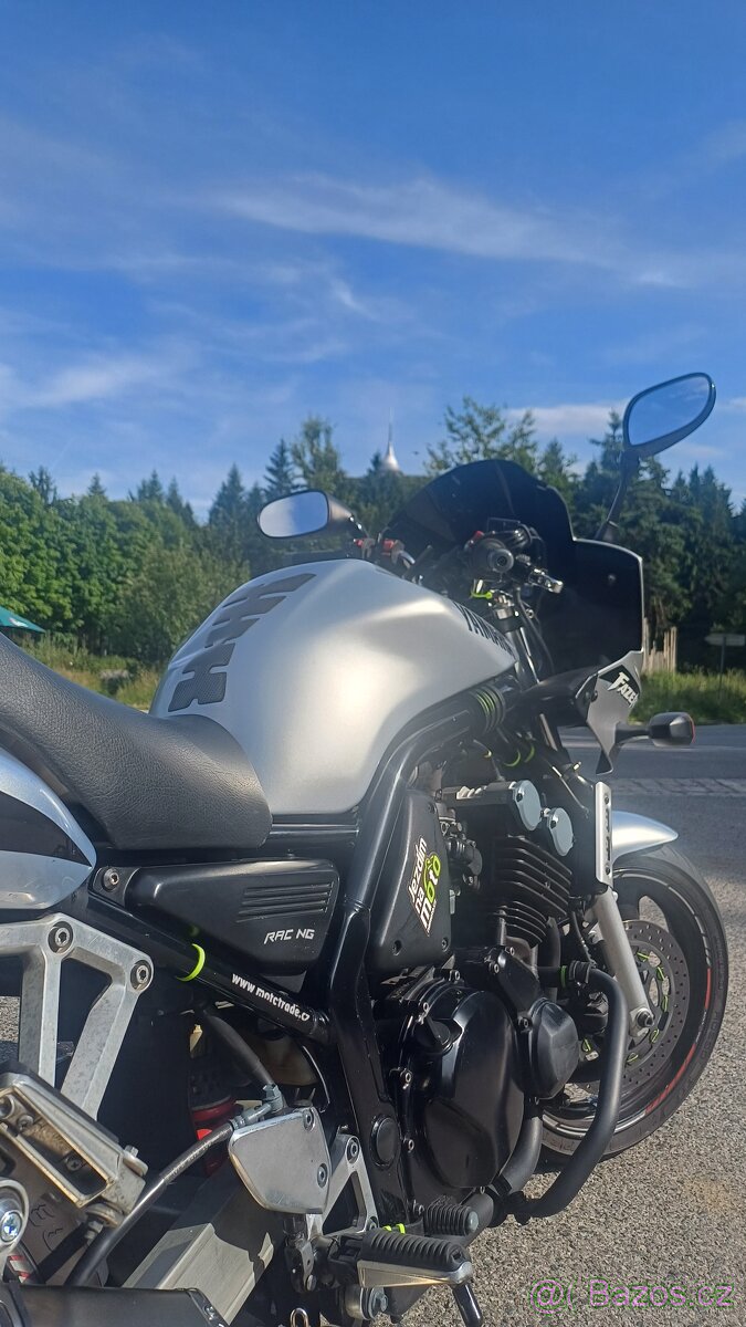Yamaha fzs 600 - 3