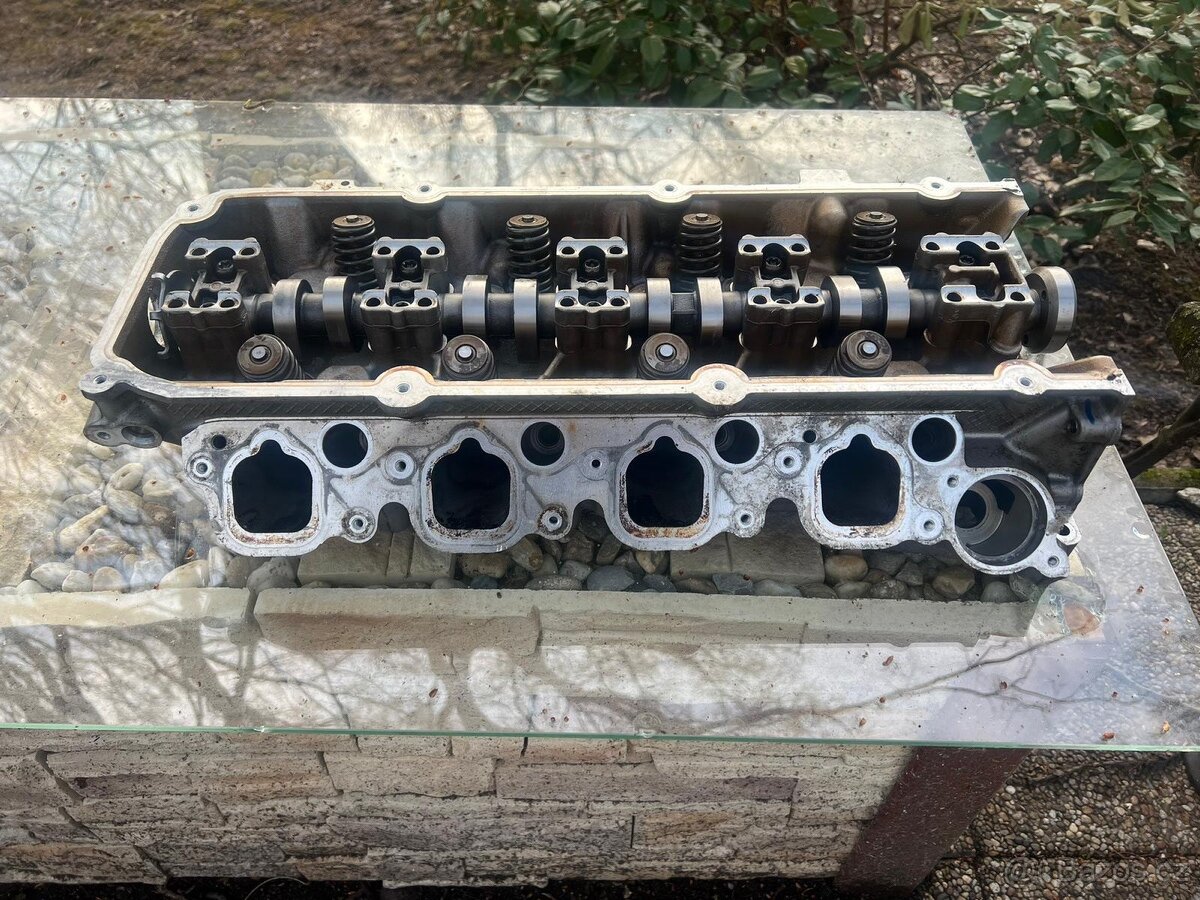 hlavy na ford motor 6,2 benzin - 3