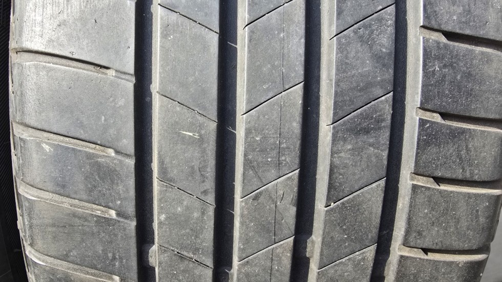 Letní pneu 225/40/18 Bridgestone - 3