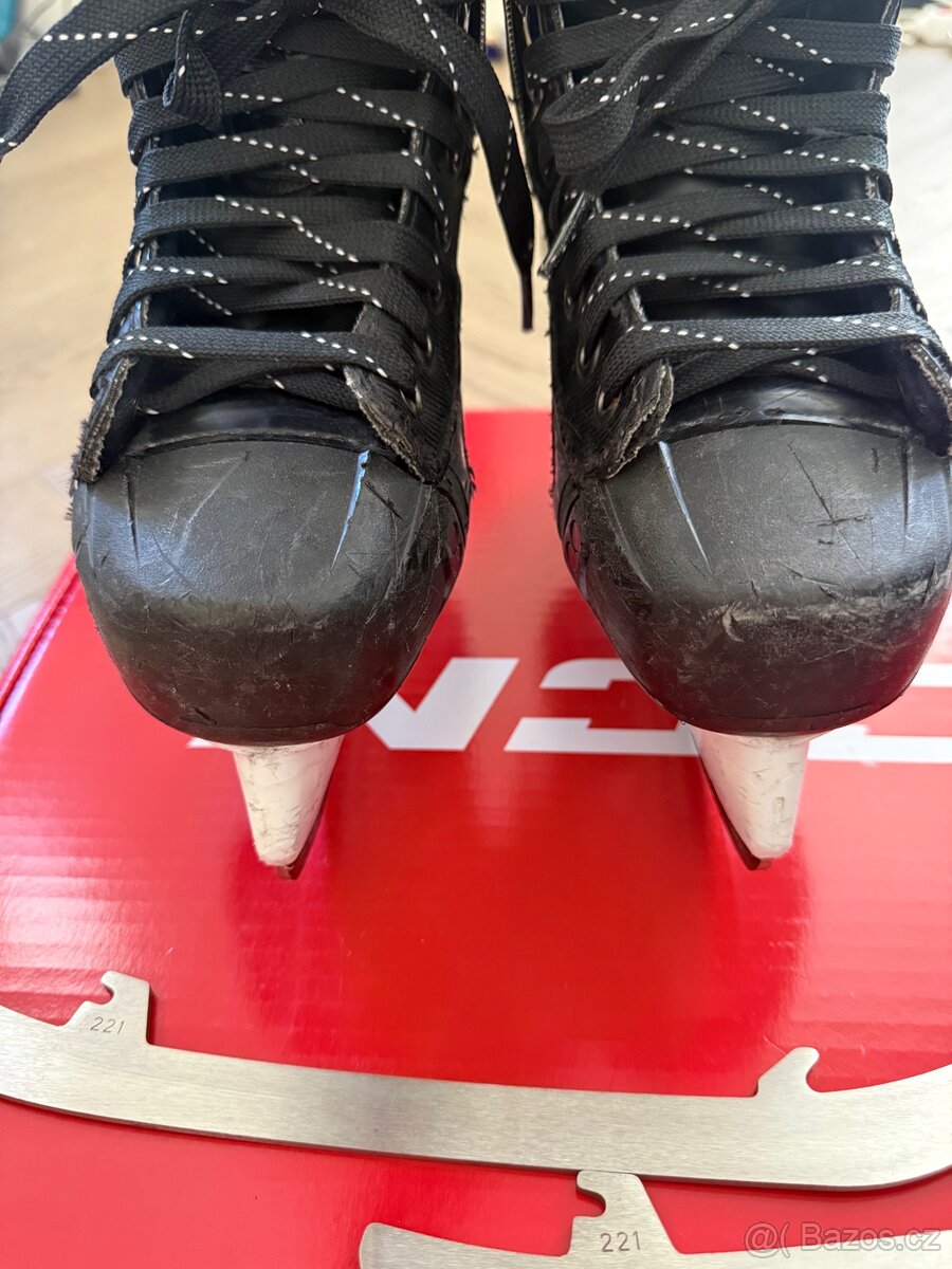Brusle CCM Tacks XF PRO Junior vel.35 - 3