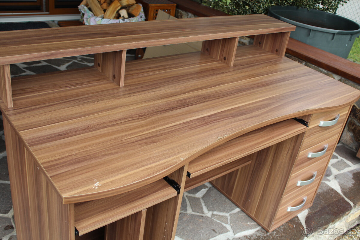 Psací stůl se 4 zásuvkami - 3