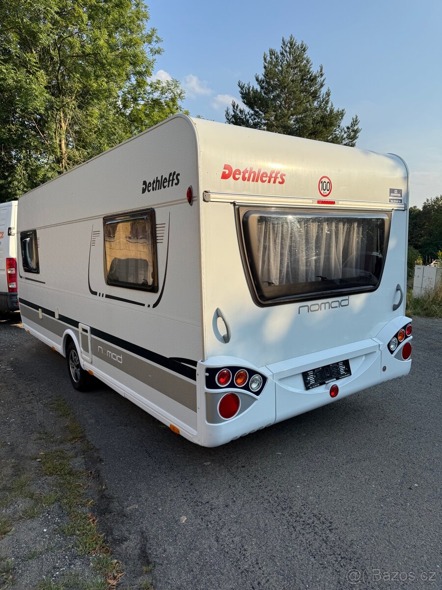 Dethleffs Nomad - předstan, sprcha - 3