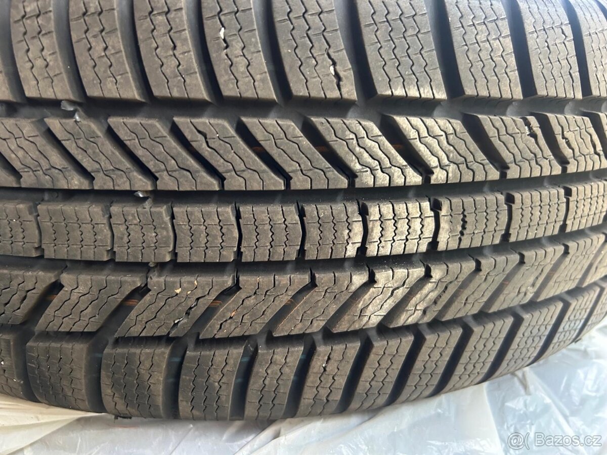 Zimní sada kol Škoda 215/55 R17 - 3