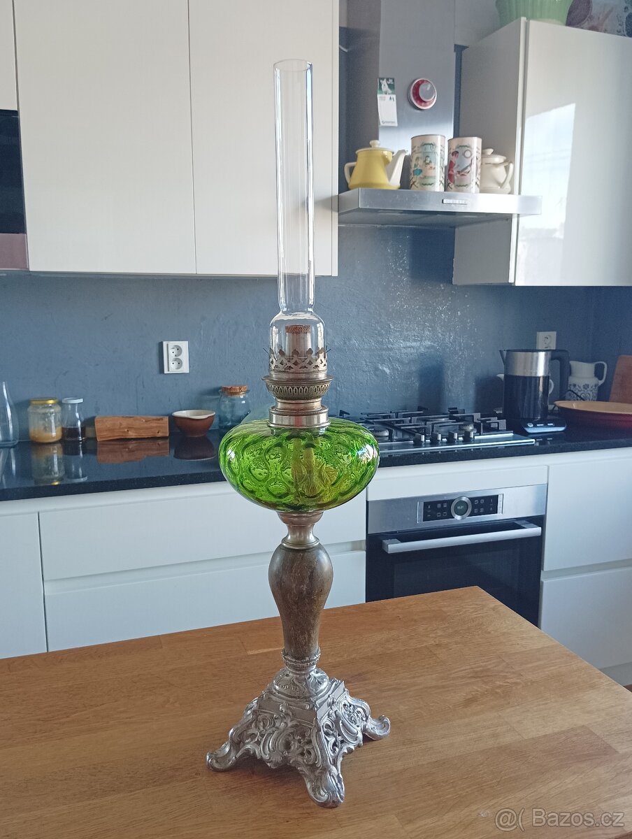 STAROŽITNÁ PETROLEJKA VE STYLU HISTORISMU(DRUHÉ ROKOKO),1900 - 3