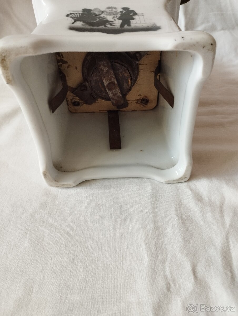 Starý porcelánový mlýnek LEINBROCK S - 3