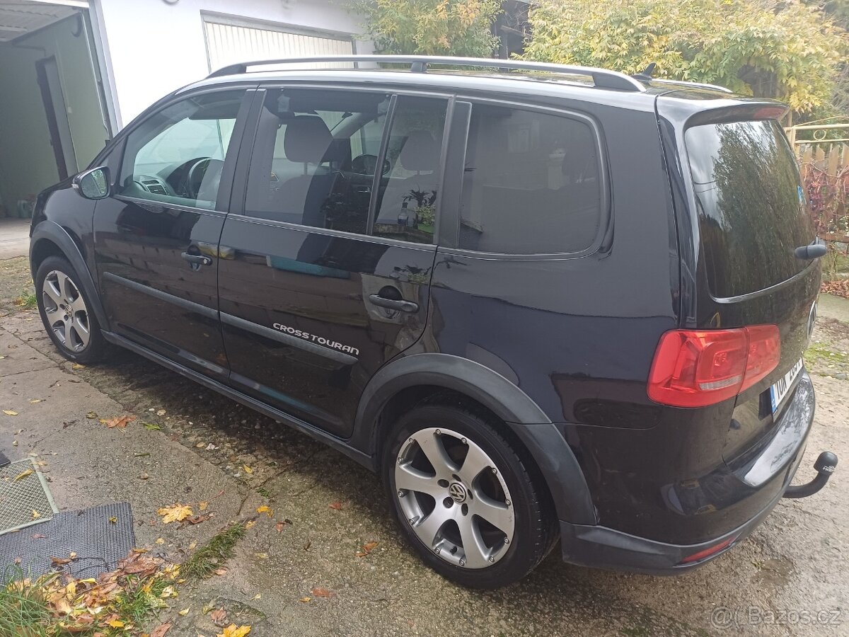 Prodám VW Touran Cross - 3