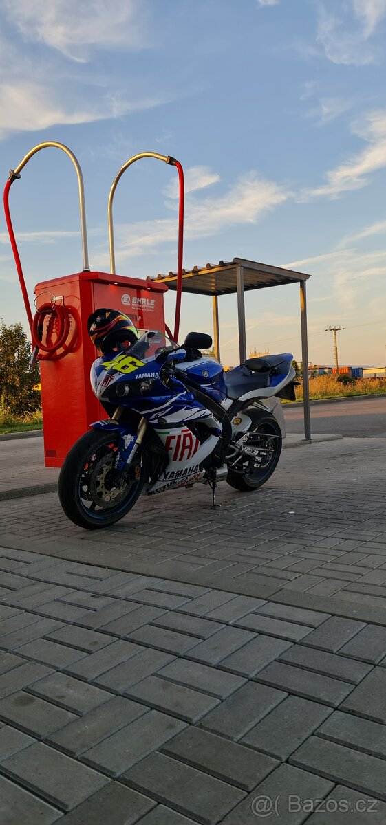 Yamaha r1 - 3