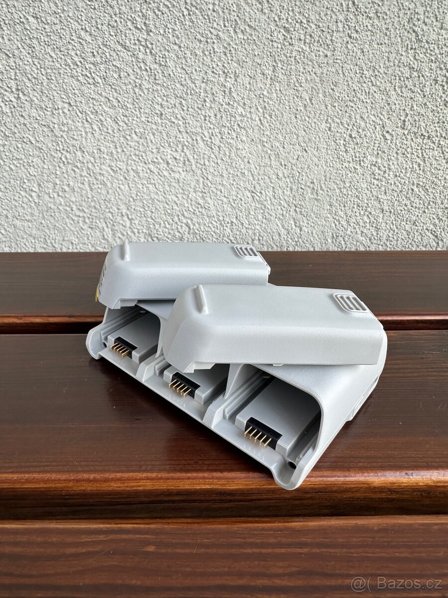 2x Baterie a nabíječka DJI Neo - 3