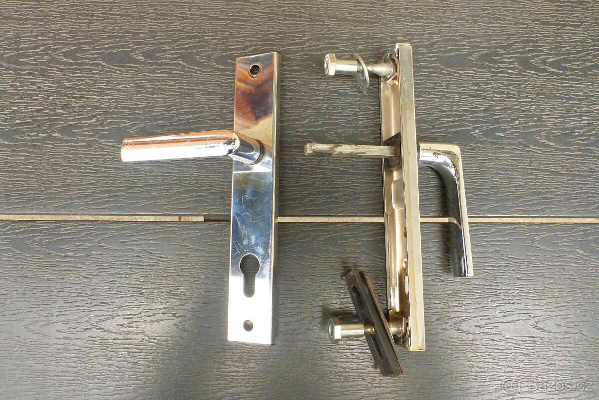 bezpečnostní kován - 3