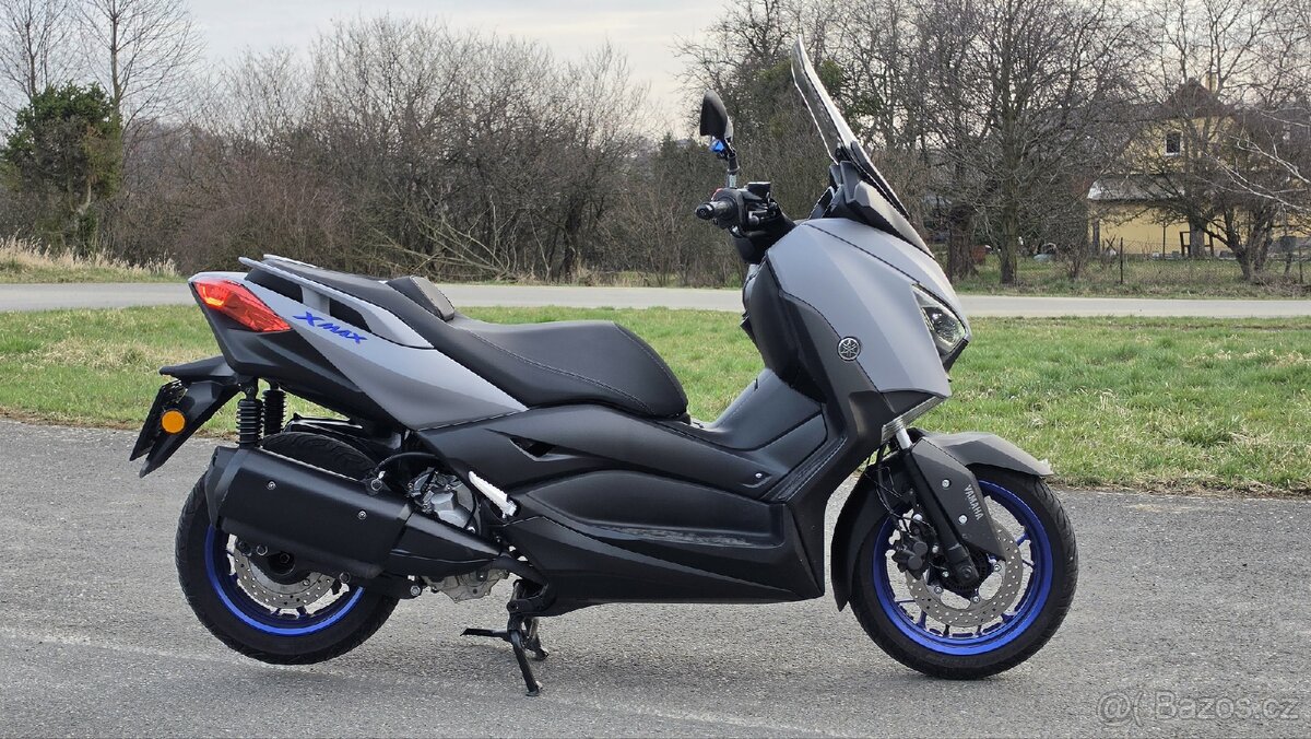 Yamaha XMAX 300 (2021) - 3