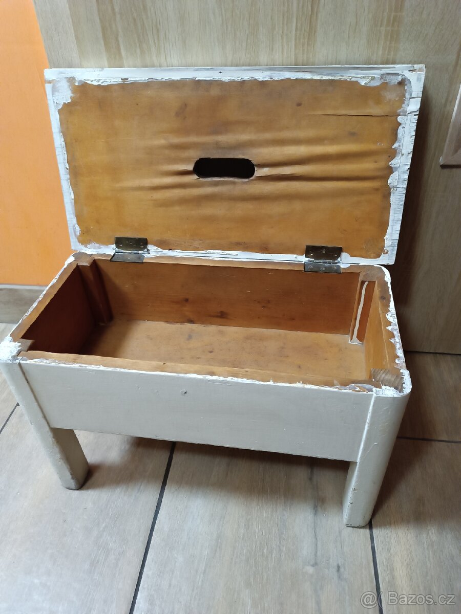 Retro stolička s úložným prostorem - 3