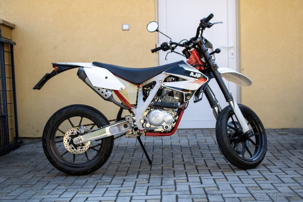 AJP PR4 240 Enduro - 3