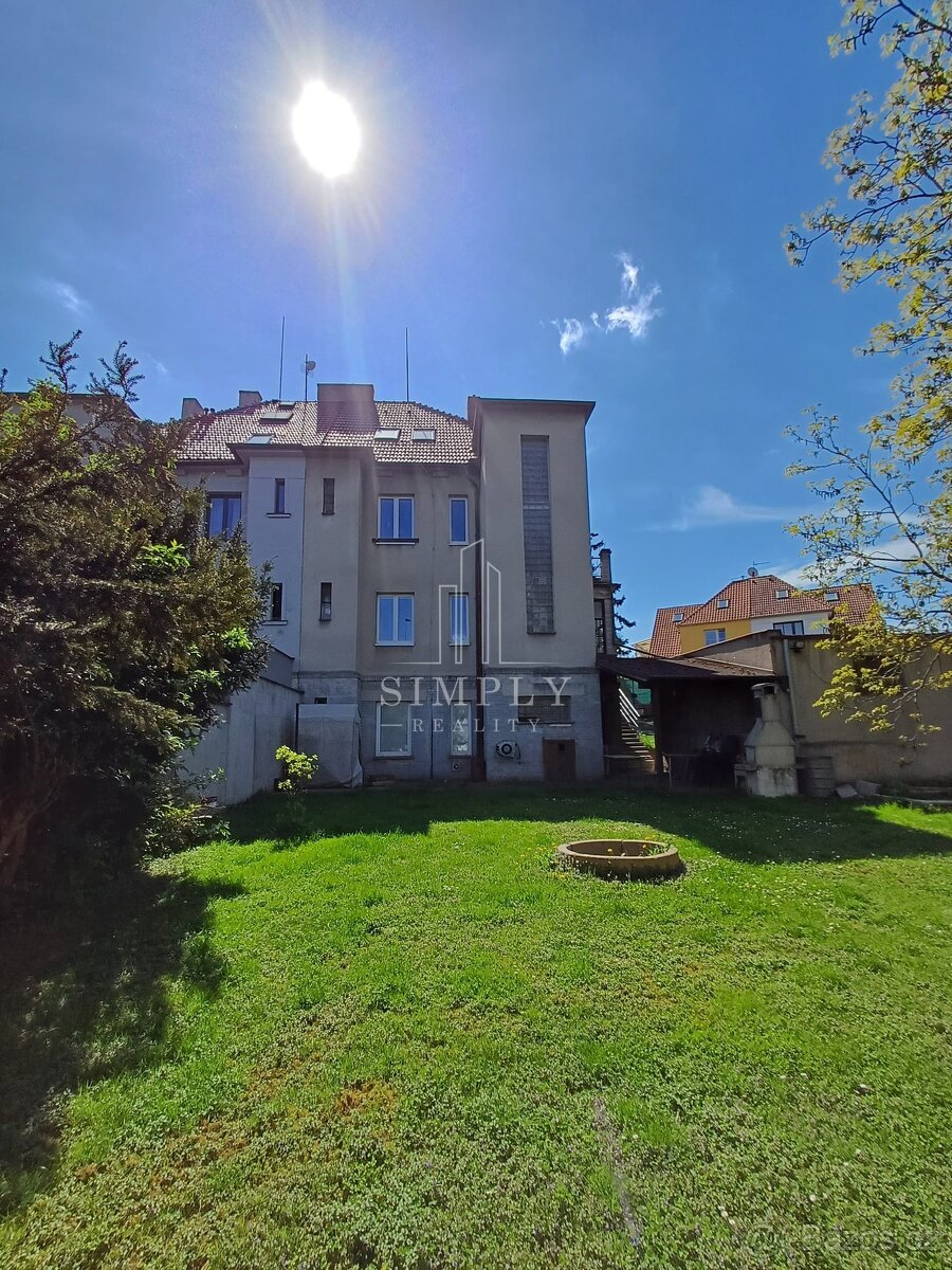 Vícegenerační dům 6+1 360 m2, pozemek 366 m2, Herbenova , H - 3