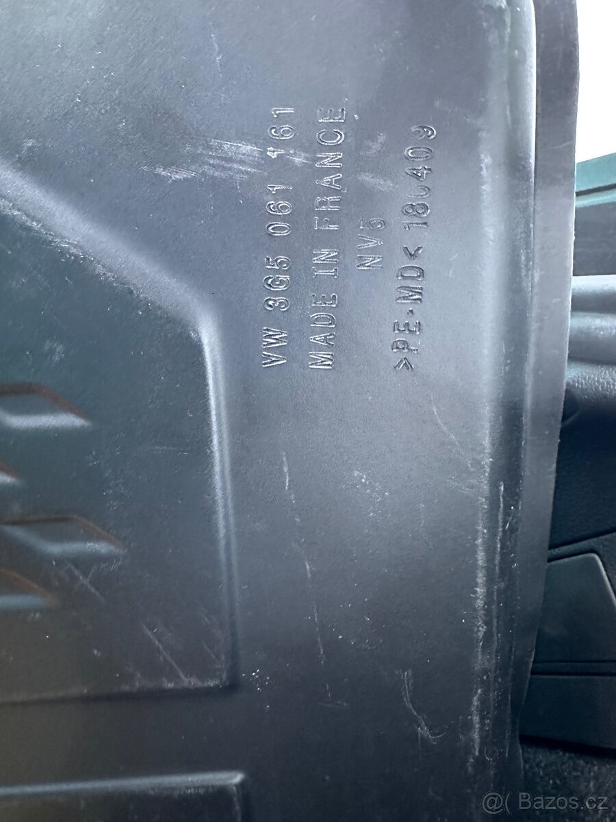 Plastová vana do kufru VW Passat limuzína - originální - 3