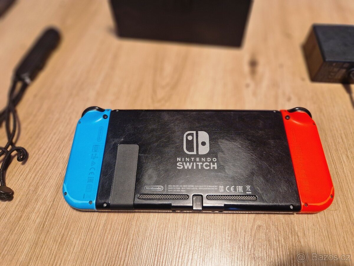Nintendo Switch V2, plně funkční, stav C - 3