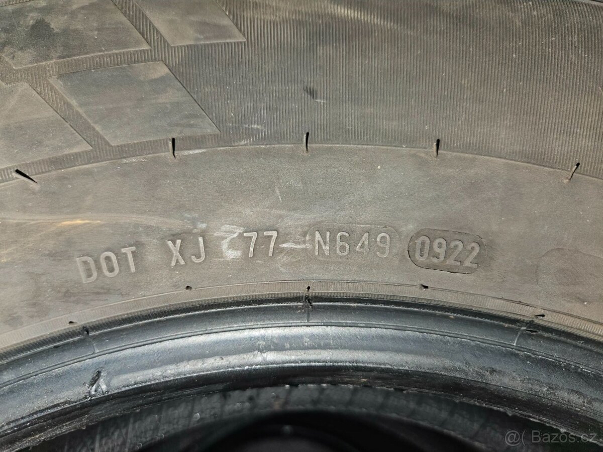 Pirelli CARRIER 215/75 R16 - 3