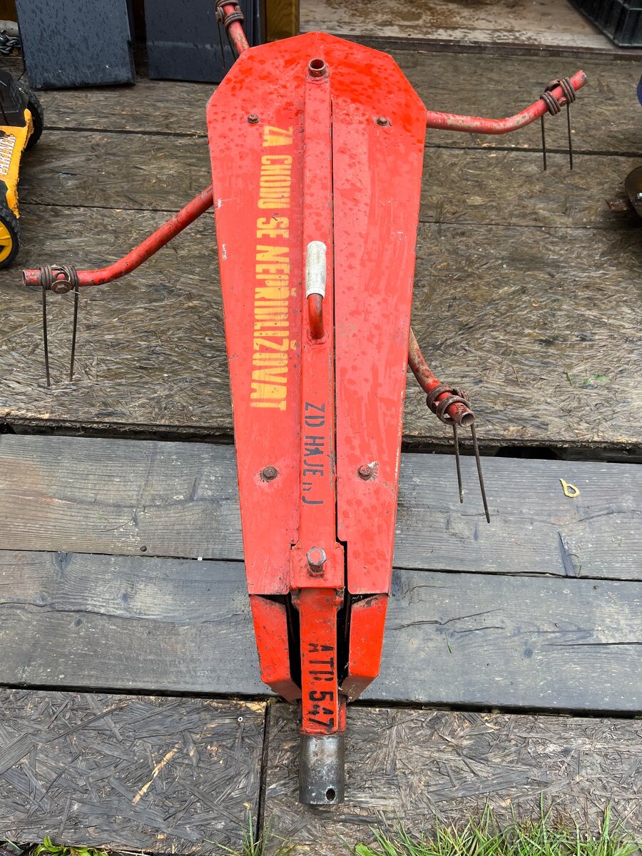 Obraceč sena k MF70 - 3