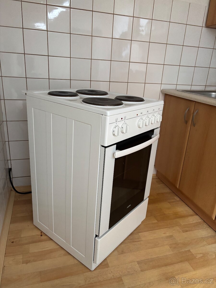 Elektrický Sporák Mora + doplňky - 3