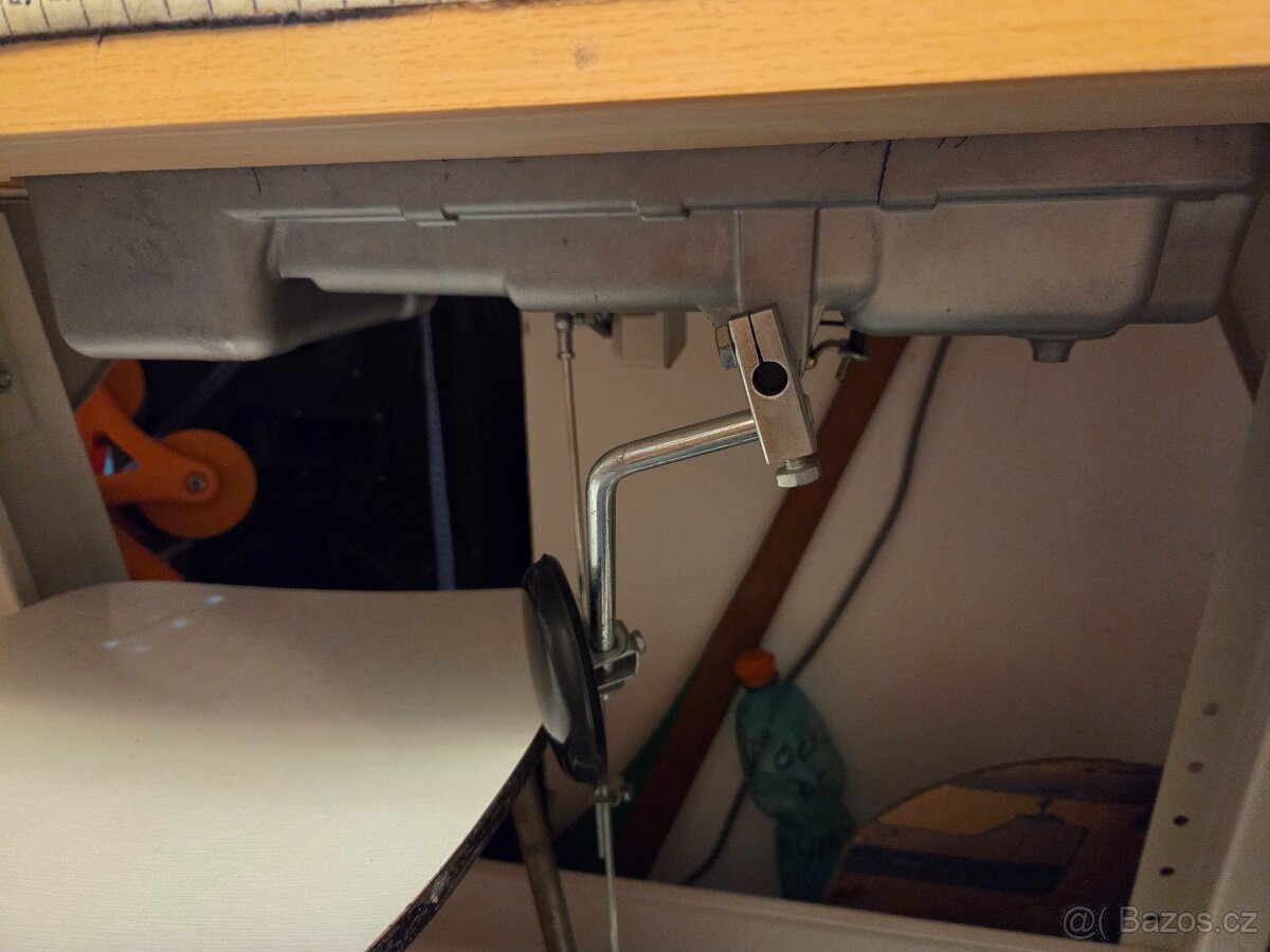 ŠICÍ STROJE PRŮMYSLOVÉ, ALE TAKE NA DOMA - 3