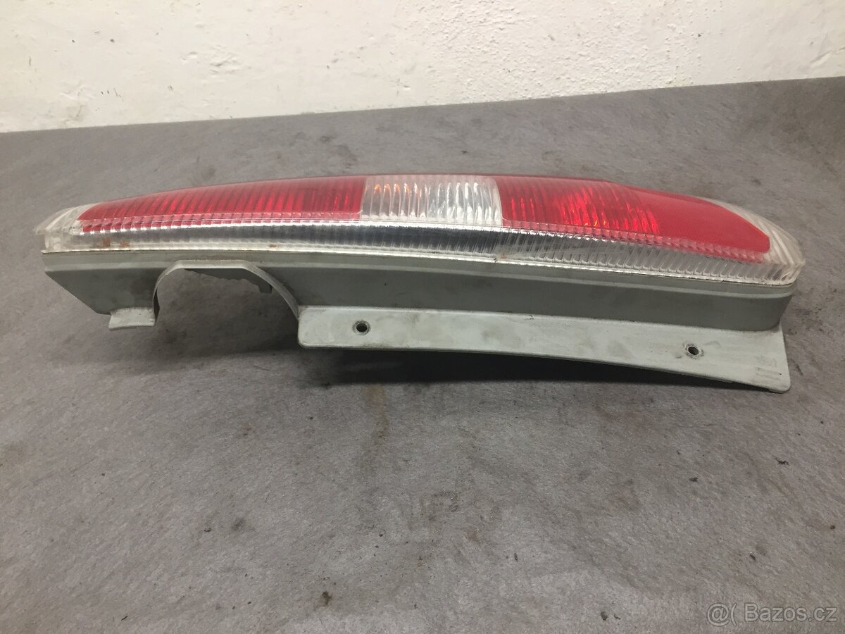 ŠKODA ROOMSTER 2006-2015 - PRAVÉ ZADNÍ SVĚTLO - 3