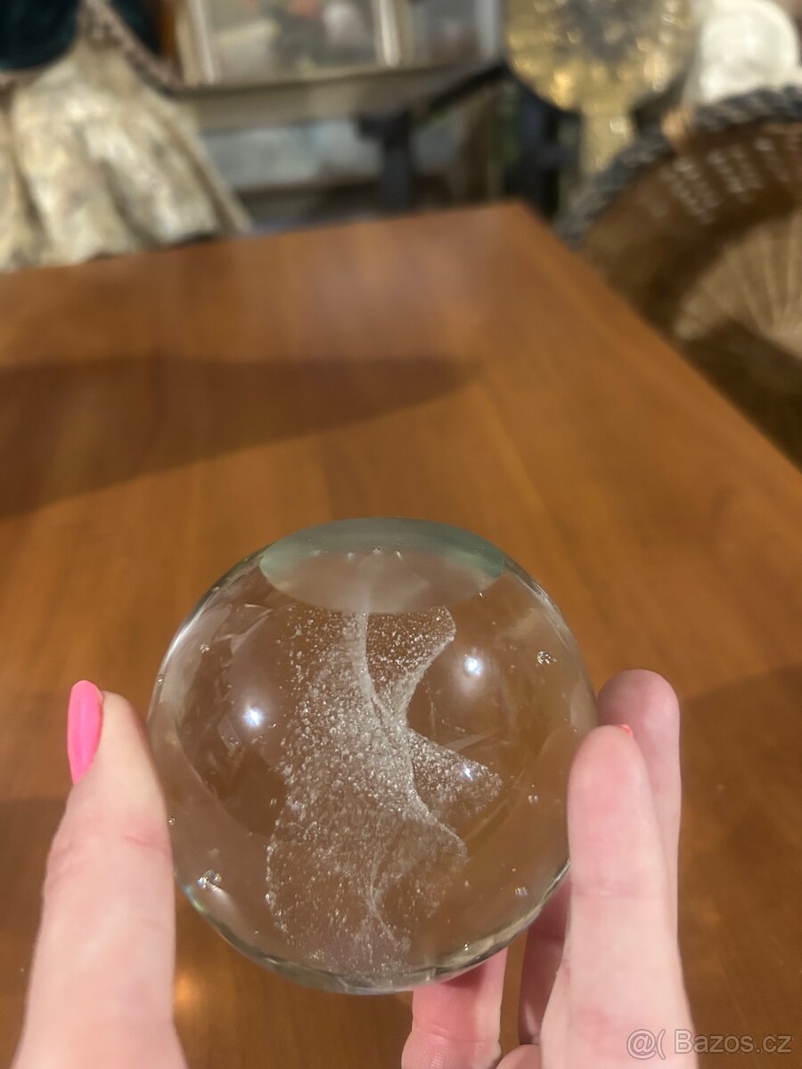 Skleněné těžítko s abstraktním motivem - 3