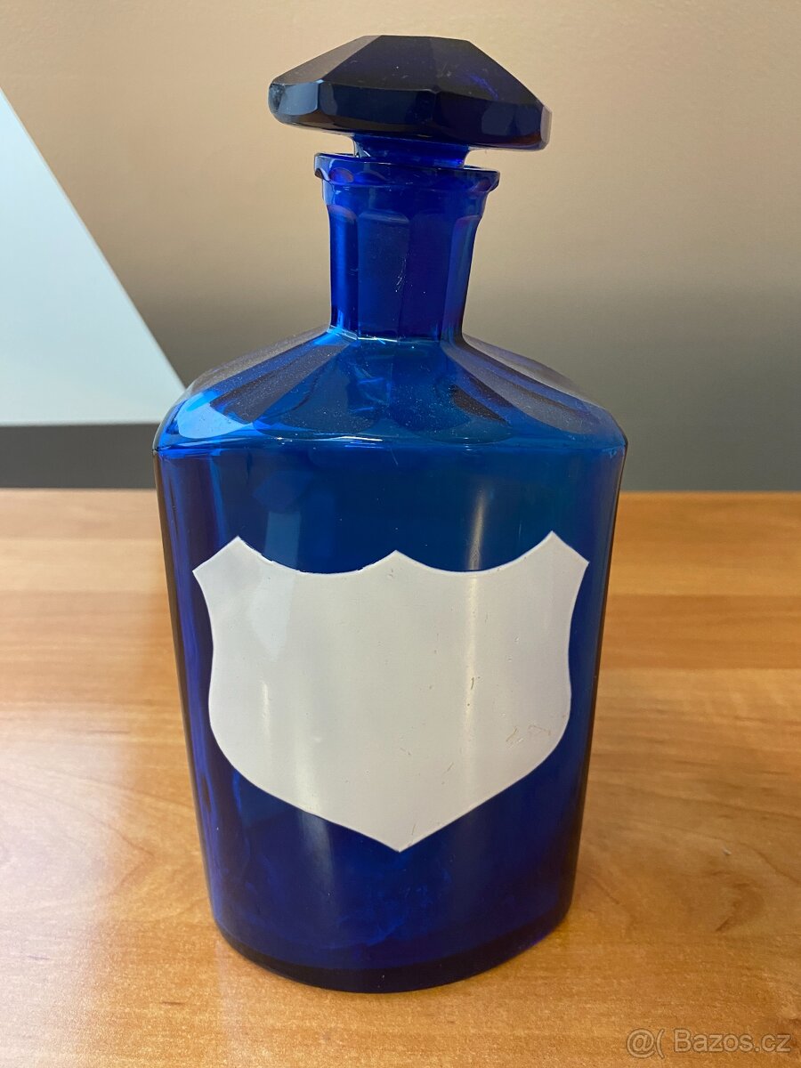 Sběratel nabízí staré lékárenské dózy - 3