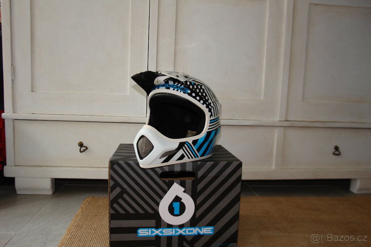 Integrální helma 661 - 3