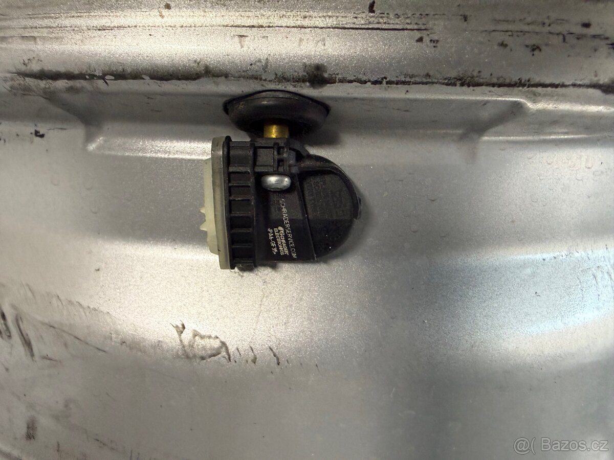 Letní kola Ford Focus 205/55 R16 5x108 ET45 - 3