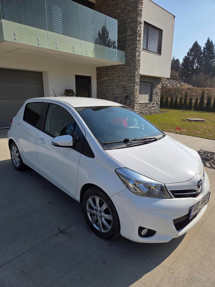 TOYOTA YARIS - 3