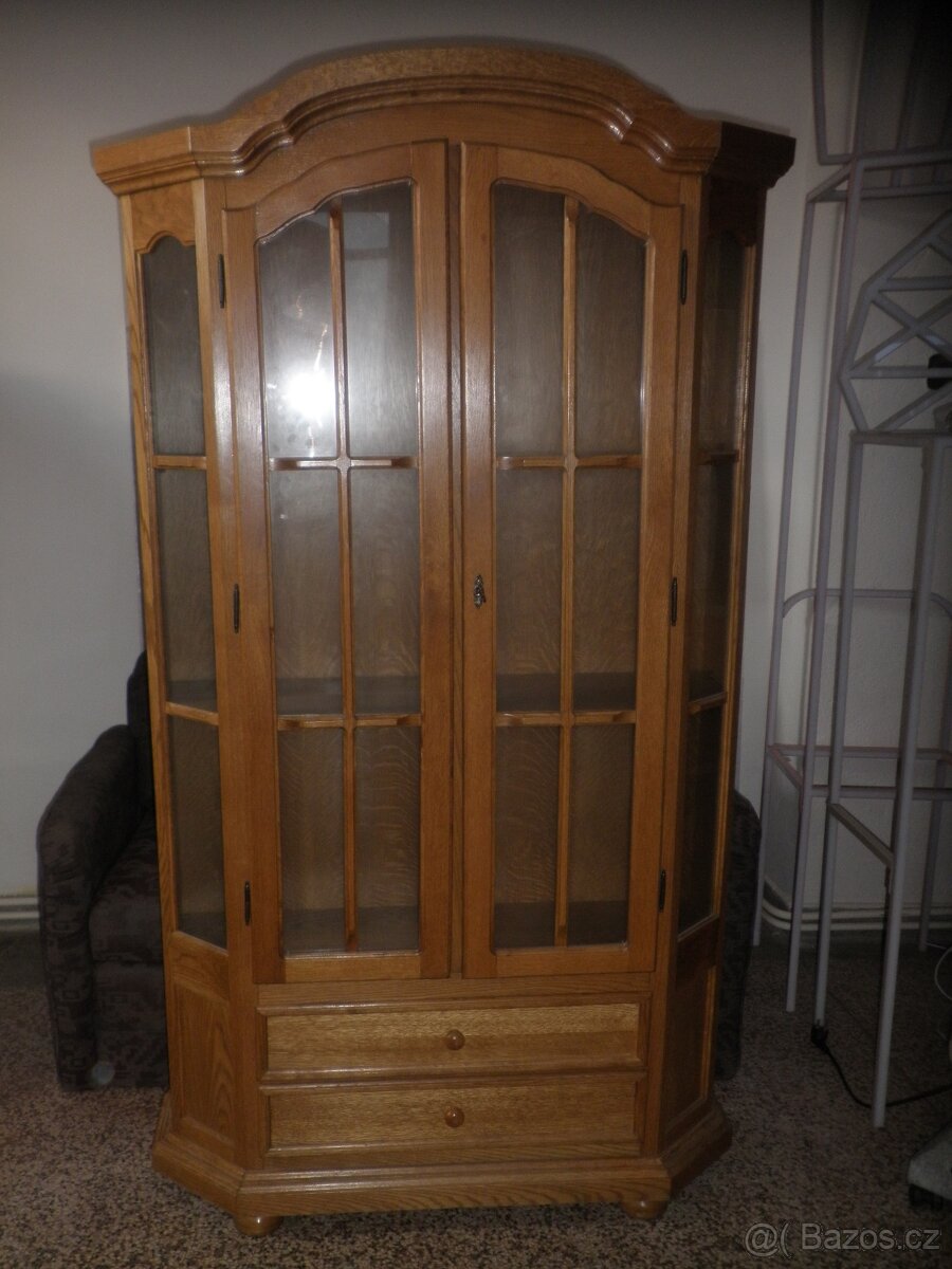 Rustikální vysoká vitrína - 3