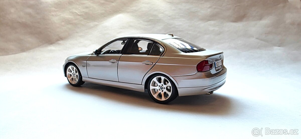 BMW 330i E90 silver kyosho 1:18 - 3