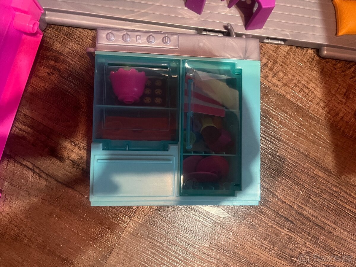 Barbie karavan se skluzavkou - 3
