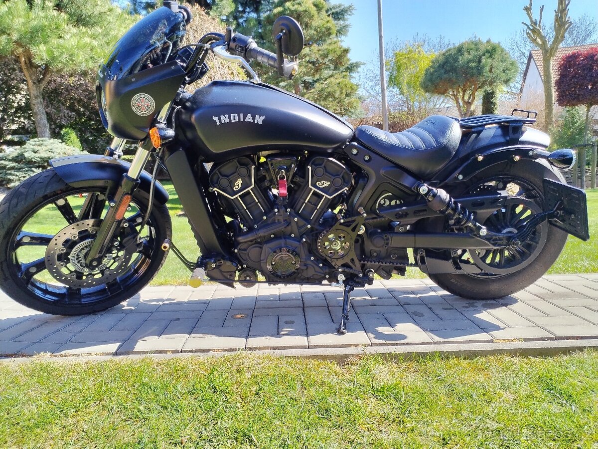 Indian scout bobber rogue - 3