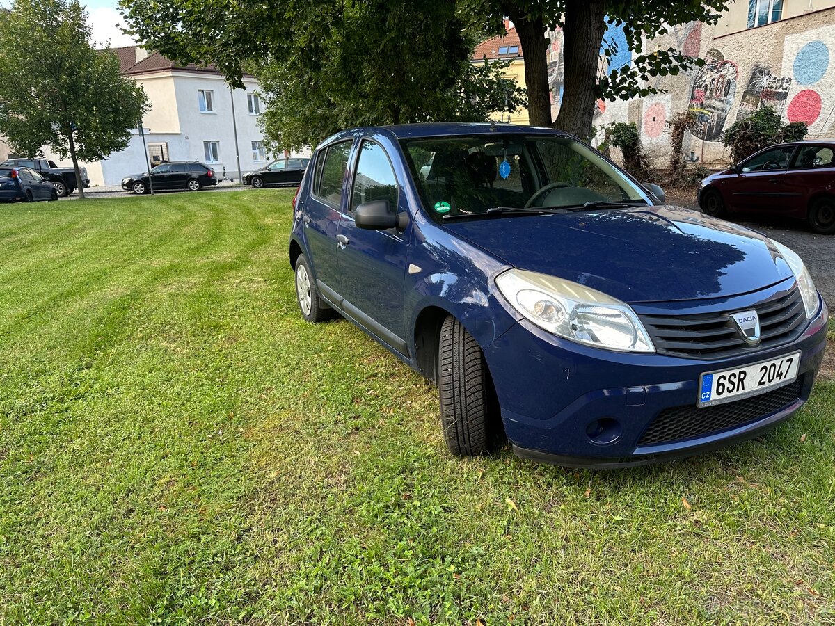 Dacia sandero 1.2 2009 - 3