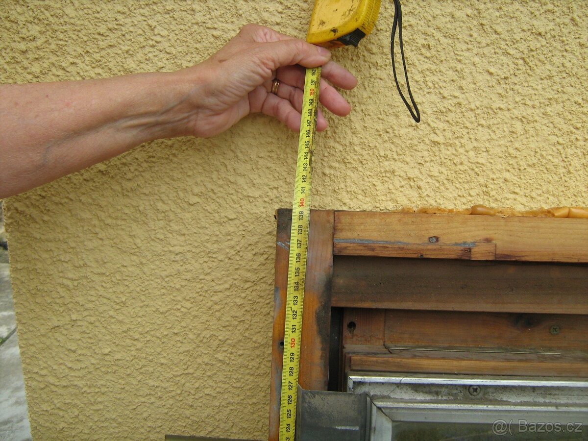 Prodám starší okno Velux - 3